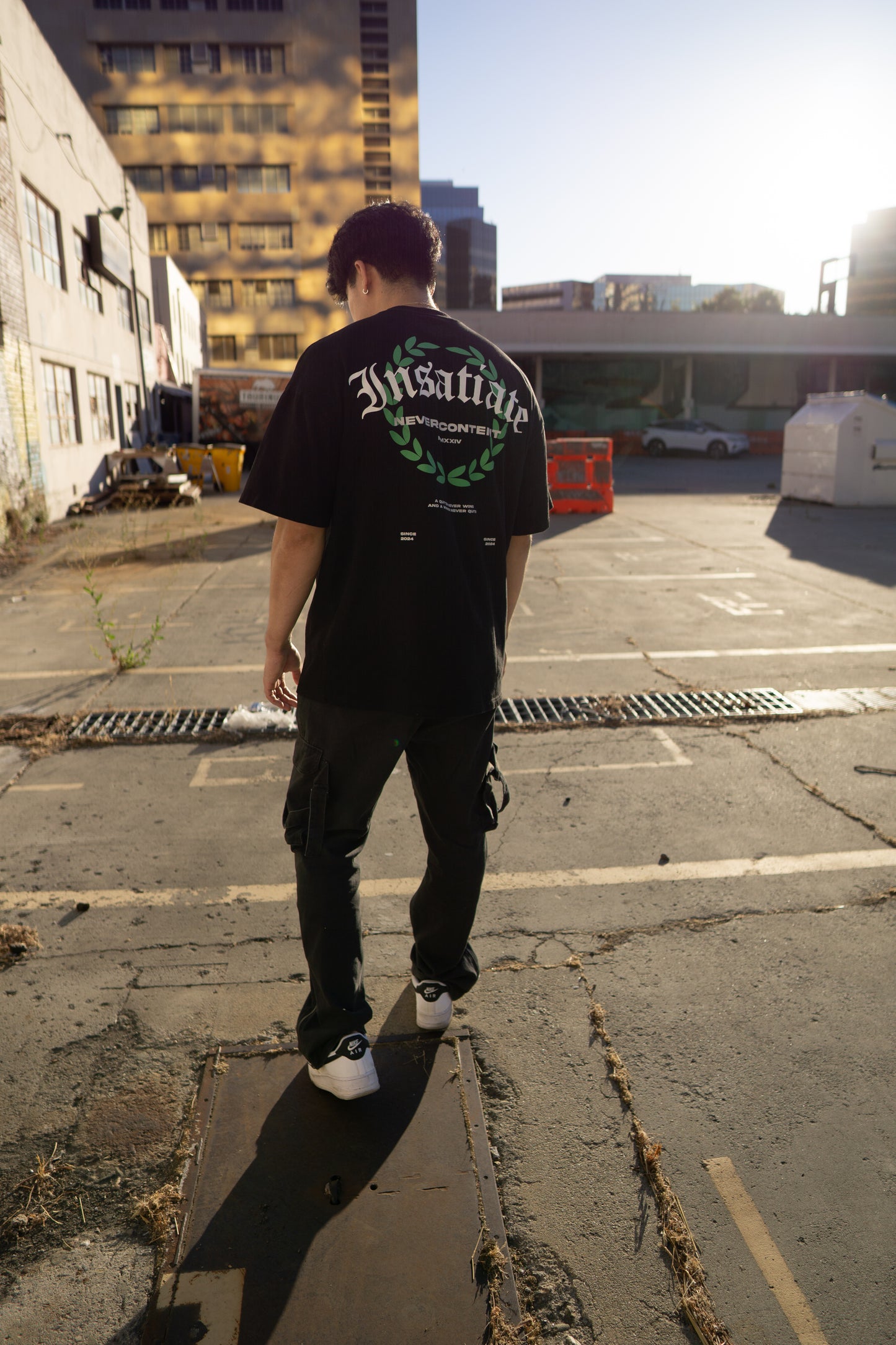 LAUREL OVERSIZED TEE IN BLACK